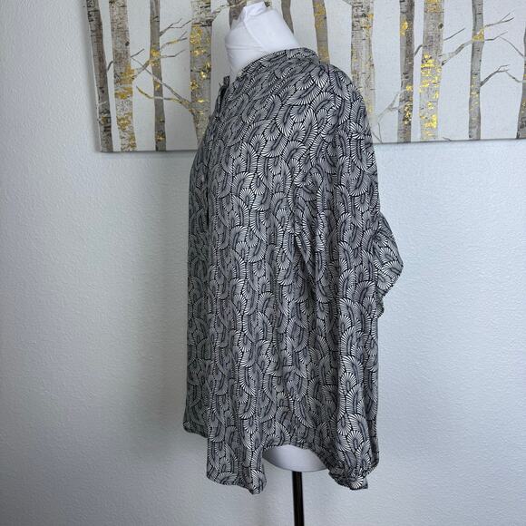 NWT Max Studio Patterned Ruffle Button Down Blouse Tunic Black White 1X - Picture 3 of 6
